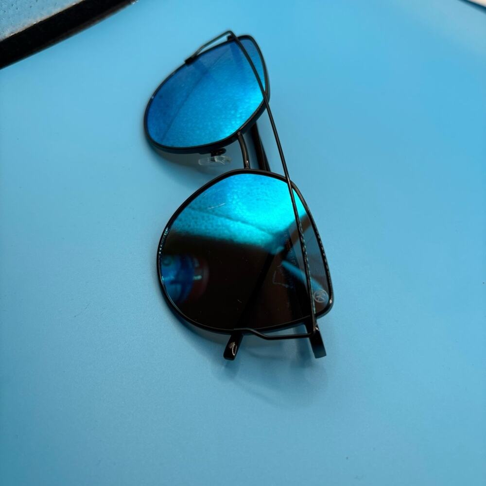 Women'sโ Modern Flat Cat Eye Reflective Sunglasses